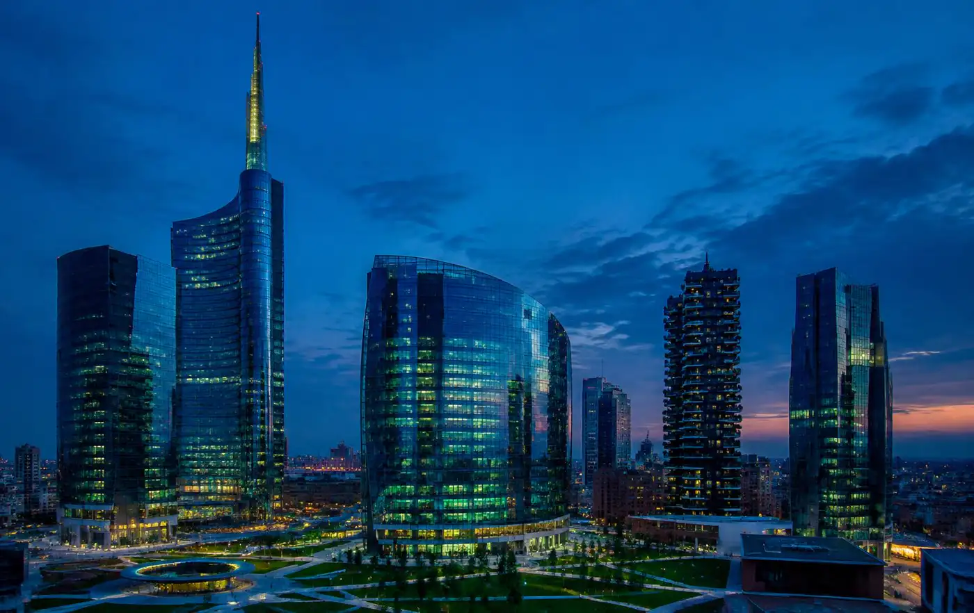 Grattacieli di Porta Nuova a Milano al tramonto